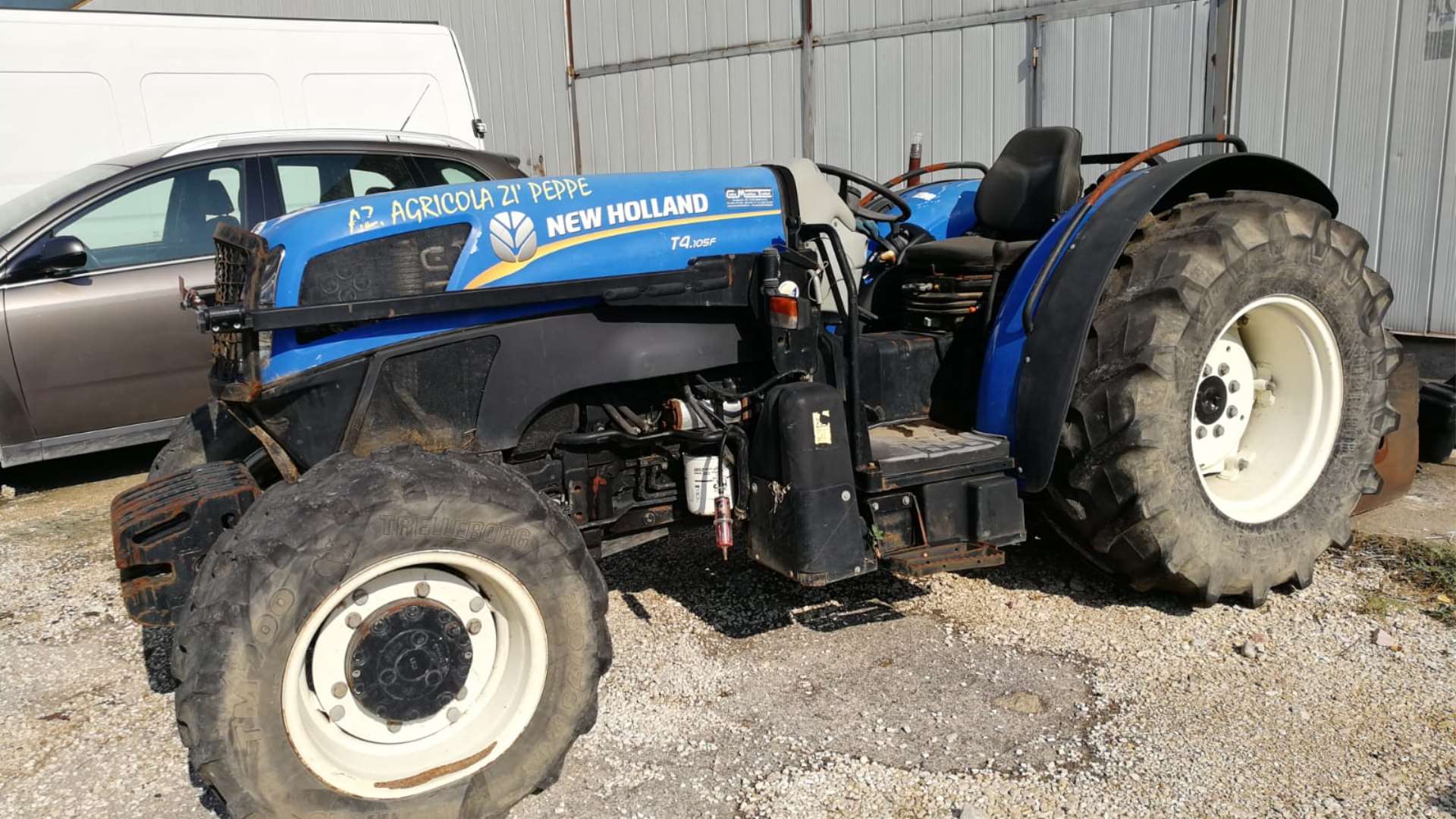 TRATTORE AGRICOLO NEW HOLLAND T4.105 F Quasi Usato TRATTORE AGRICOLO NEW HOLLAND T4.105 F Quasi Usato