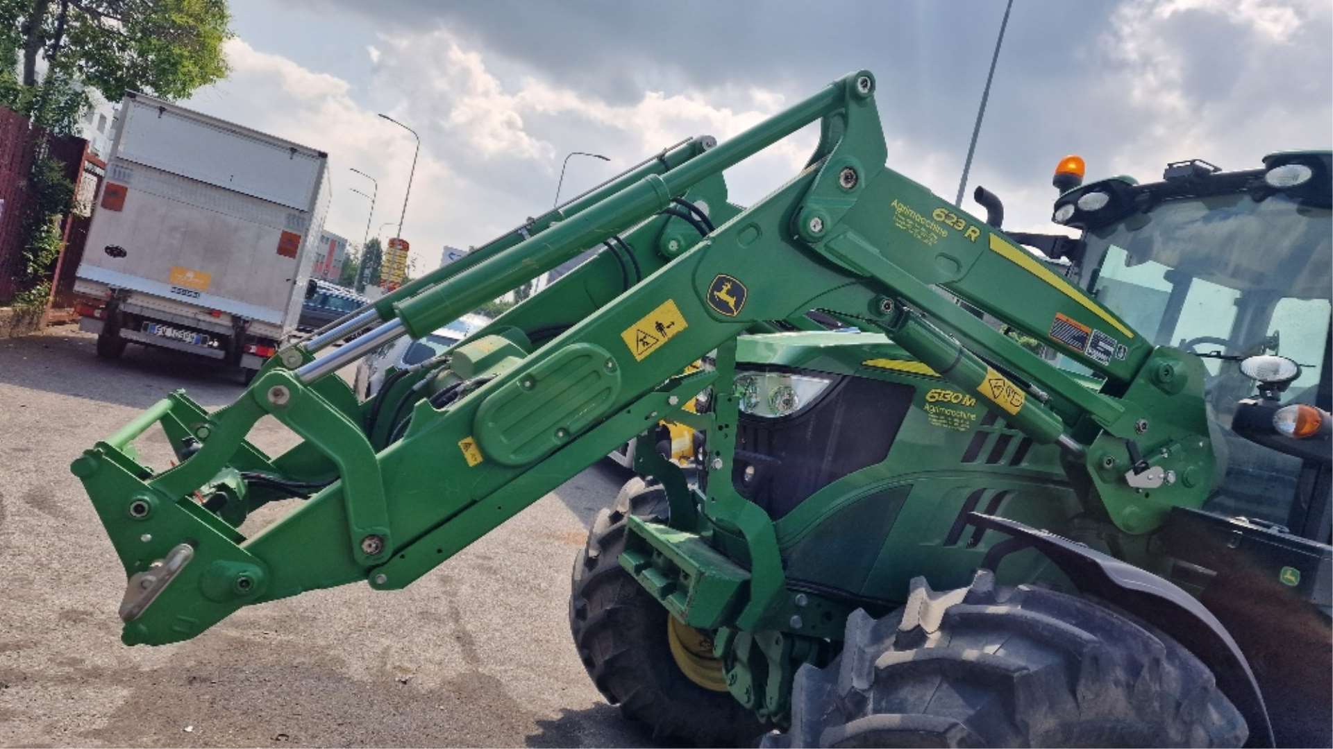 985560_7